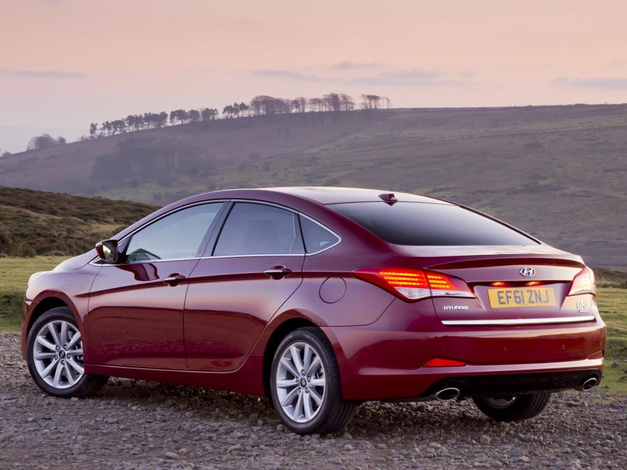  Hyundai i40 Sedan 2012 года  (UK) (фото 15 из 21)